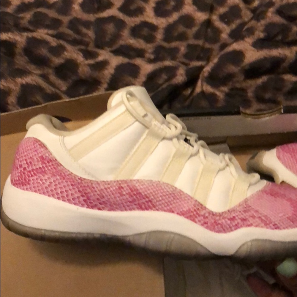 Jordan 11 lows